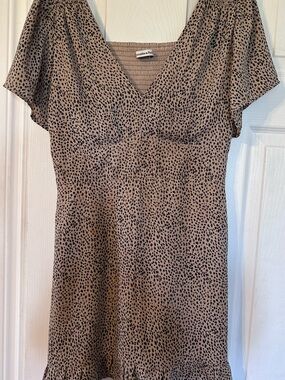 Abercrombie & Fitch Taupe and Black Spotted V-Neck Mini Dress MED